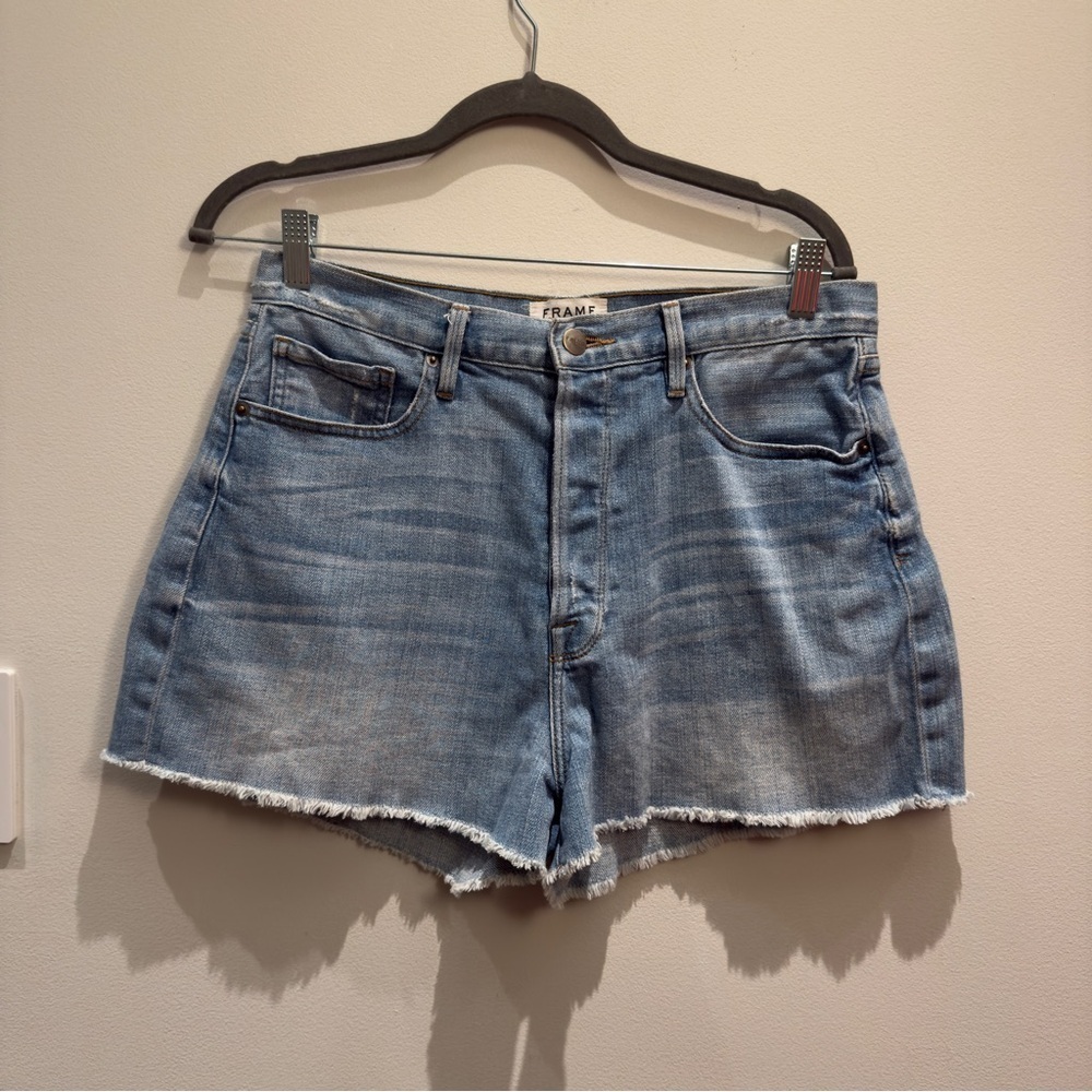 FRAME Denim Shorts Frayed Hem Denim DAYTON Le Original Size US 32 Women’s